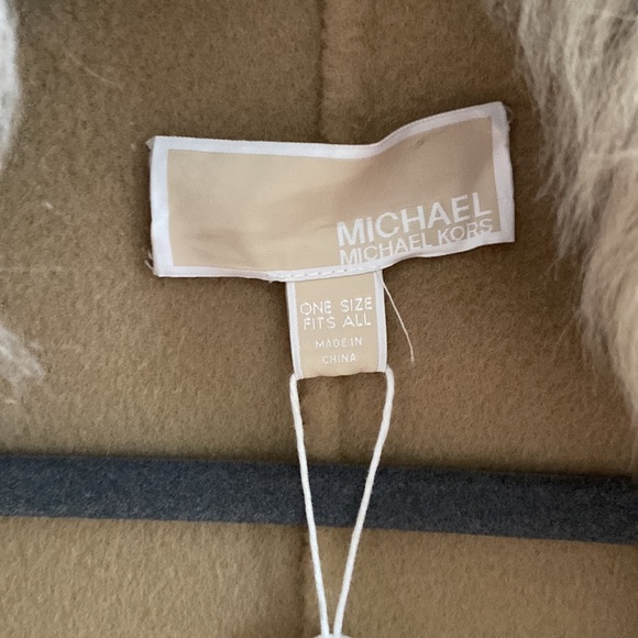 Michael Kors 100% wool cape. OS - Picture 4 of 13